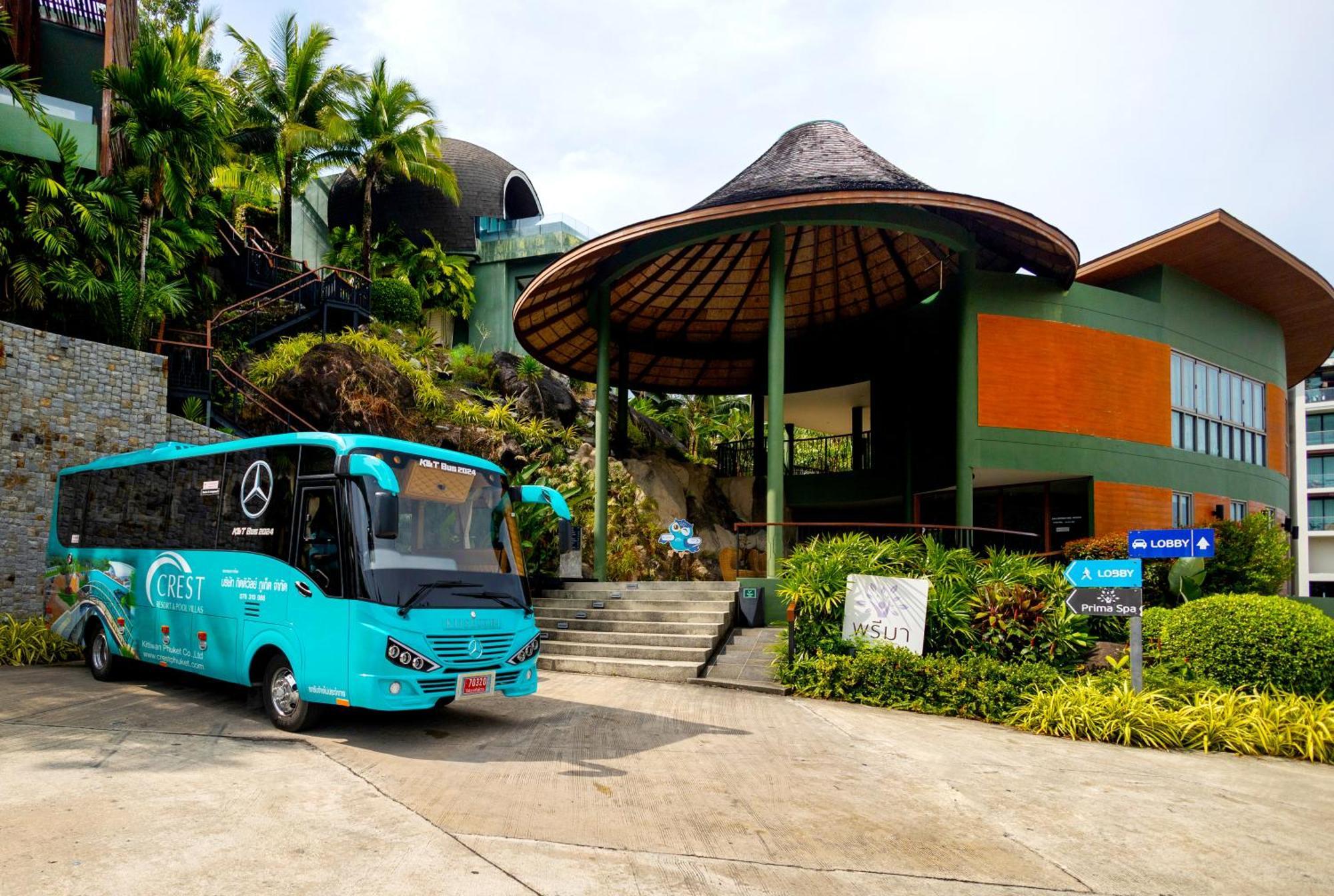 크레스트 리조트 앤 풀빌라  Patong 외부 사진 The bus stop at the resort